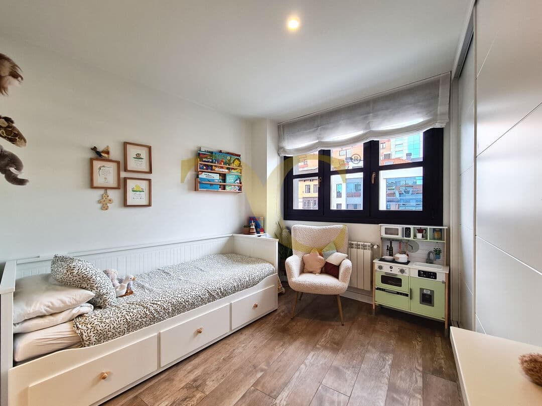 2 makuuhuone Asunto myytävänä paikassa Gijon - 390 000 € (Ref: 9559336)