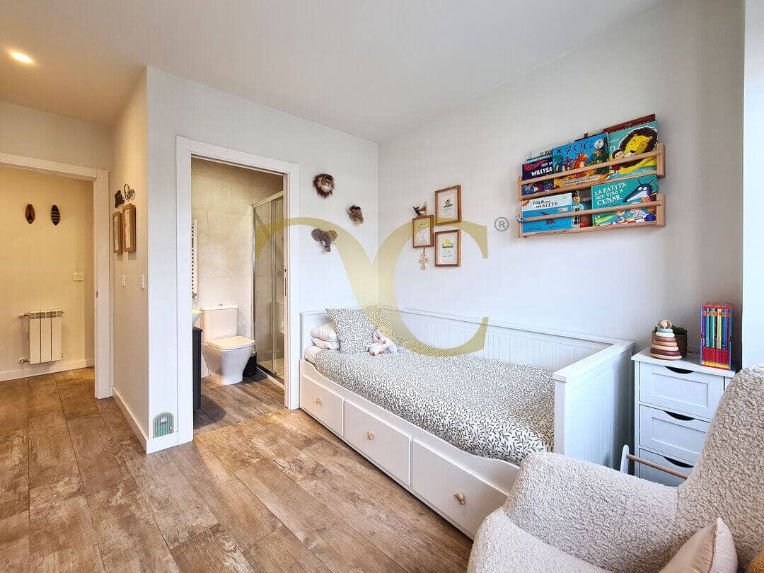 2 makuuhuone Asunto myytävänä paikassa Gijon - 390 000 € (Ref: 9559336)