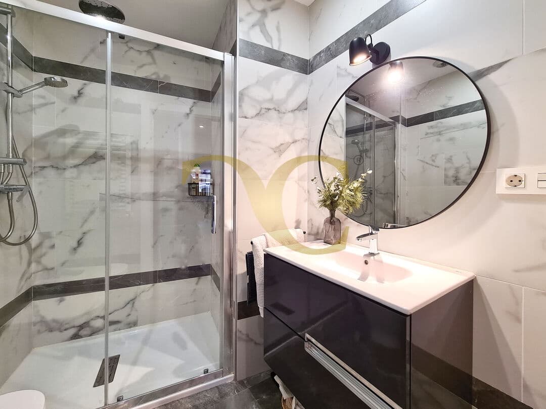 2 makuuhuone Asunto myytävänä paikassa Gijon - 390 000 € (Ref: 9559336)