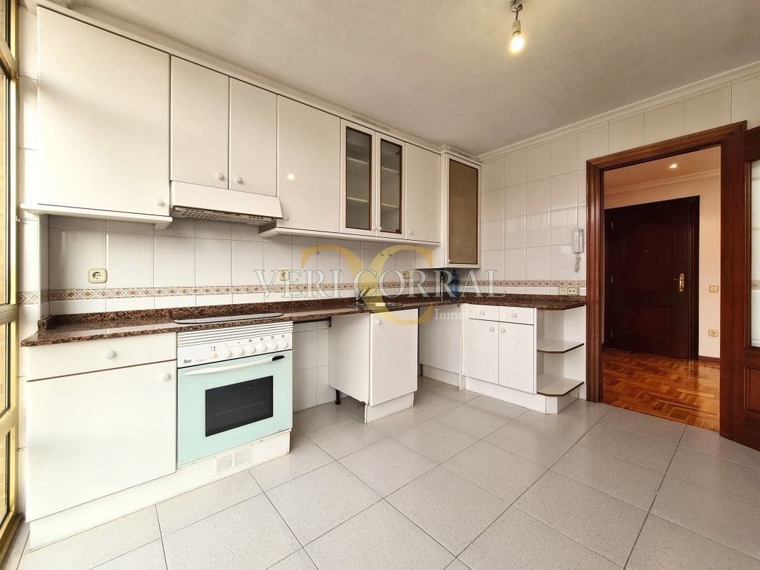 3 makuuhuone Huoneisto myytävänä paikassa Gijon - 380 000 € (Ref: 9572251)