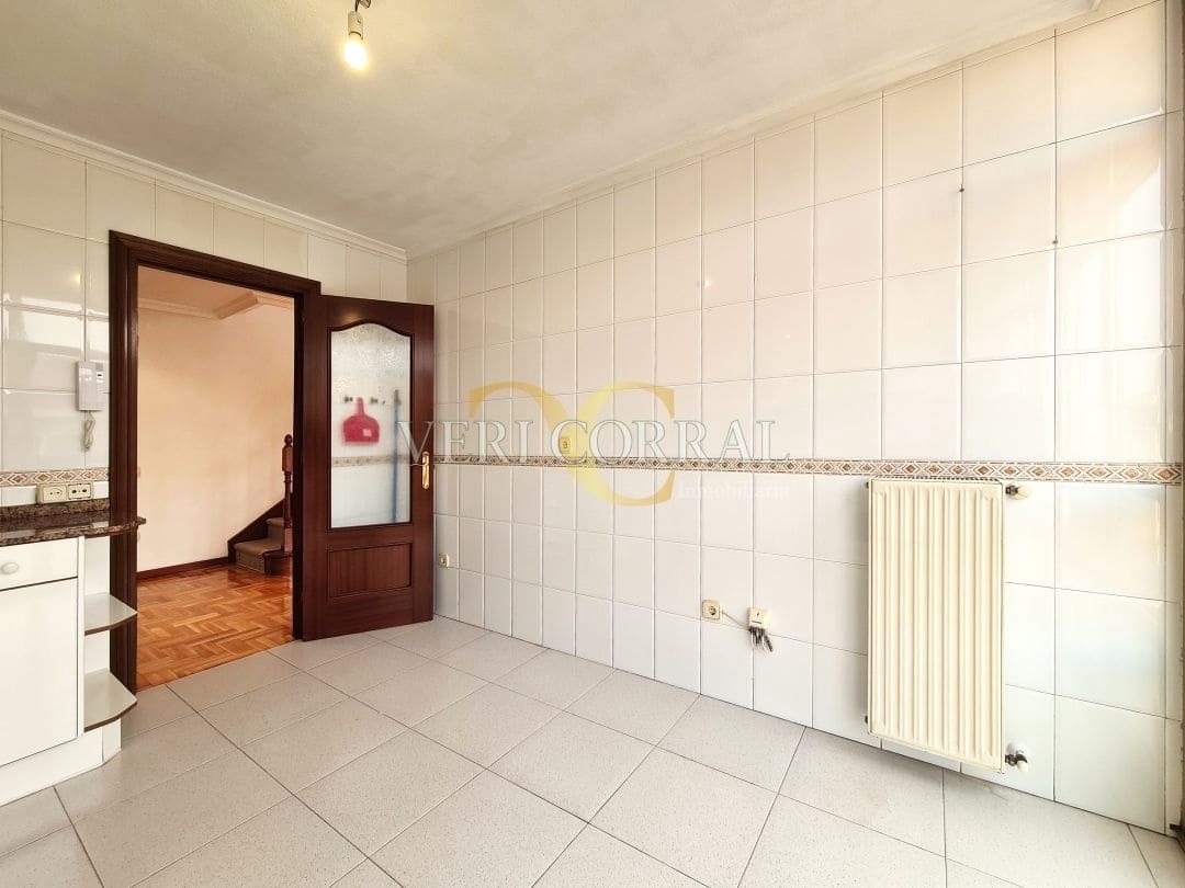 3 makuuhuone Huoneisto myytävänä paikassa Gijon - 380 000 € (Ref: 9572251)