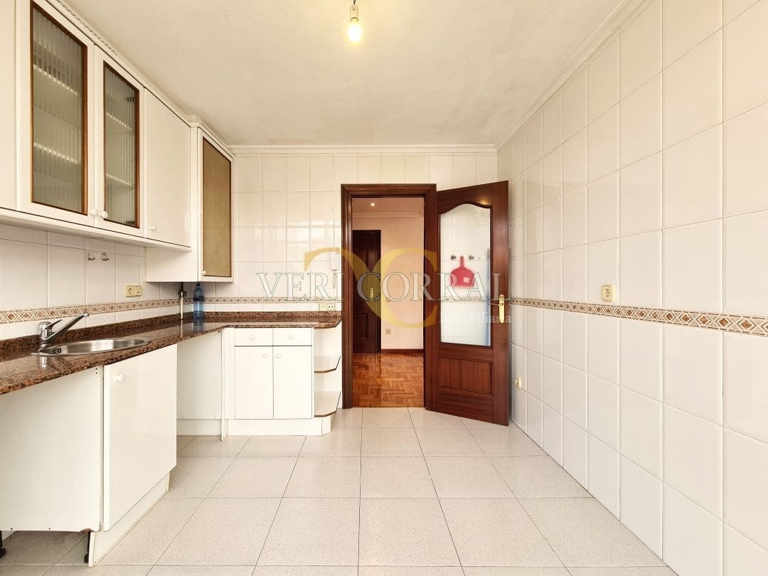 3 makuuhuone Huoneisto myytävänä paikassa Gijon - 380 000 € (Ref: 9572251)