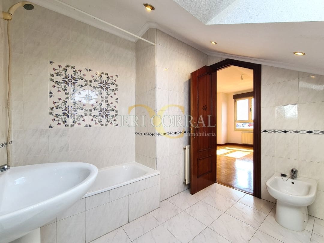 3 makuuhuone Huoneisto myytävänä paikassa Gijon - 380 000 € (Ref: 9572251)