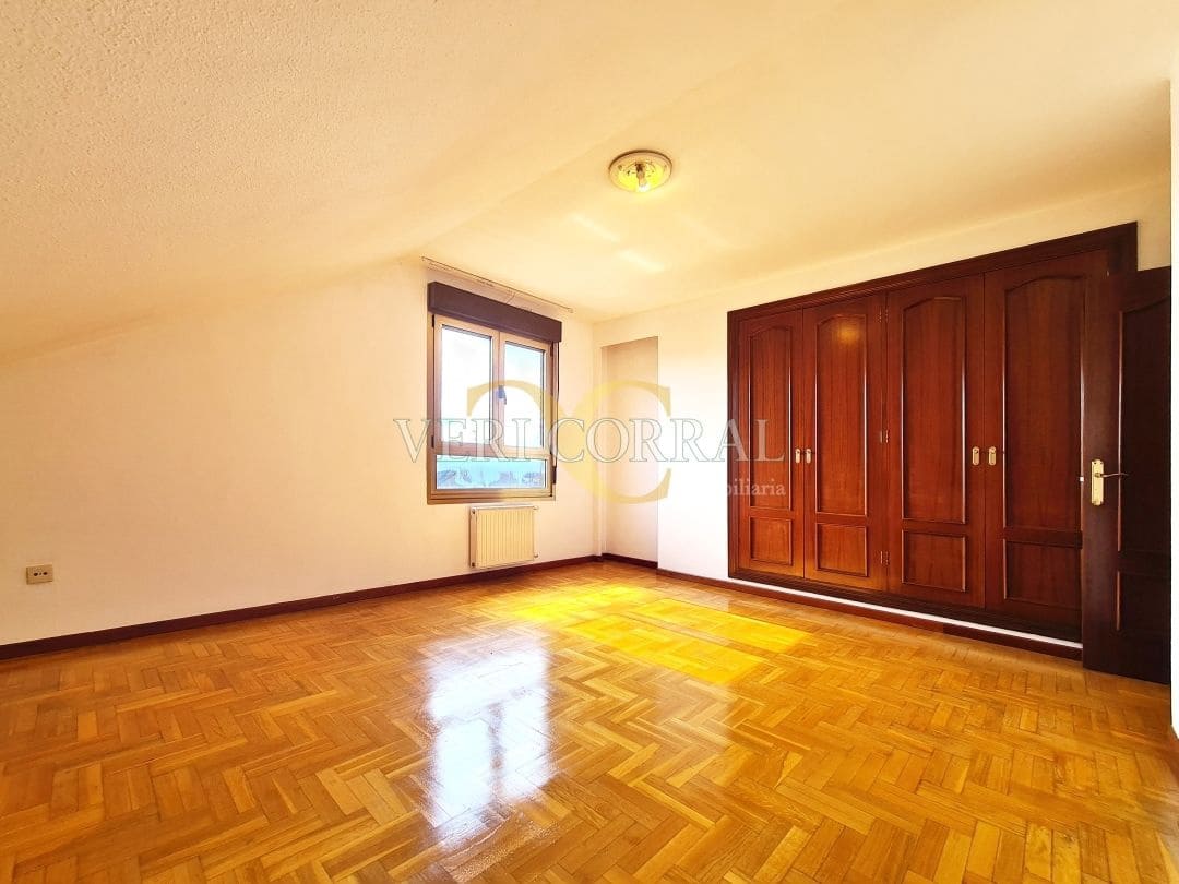 3 makuuhuone Huoneisto myytävänä paikassa Gijon - 380 000 € (Ref: 9572251)