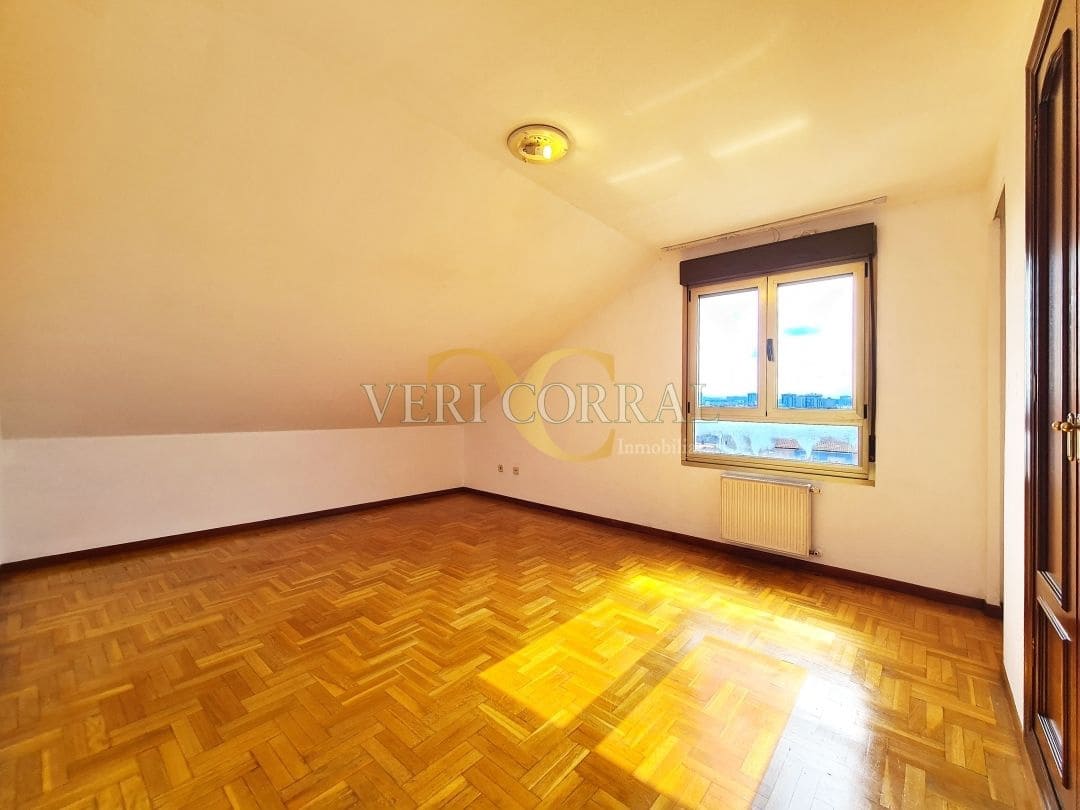 3 makuuhuone Huoneisto myytävänä paikassa Gijon - 380 000 € (Ref: 9572251)