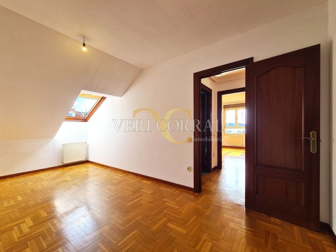 3 makuuhuone Huoneisto myytävänä paikassa Gijon - 380 000 € (Ref: 9572251)