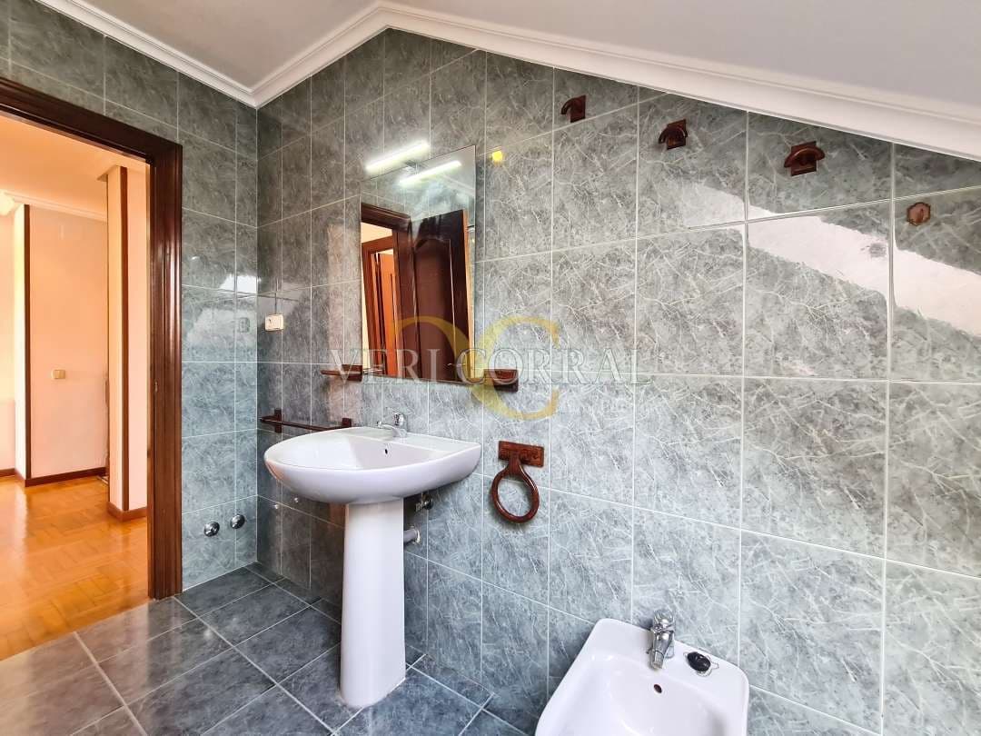 3 makuuhuone Huoneisto myytävänä paikassa Gijon - 380 000 € (Ref: 9572251)