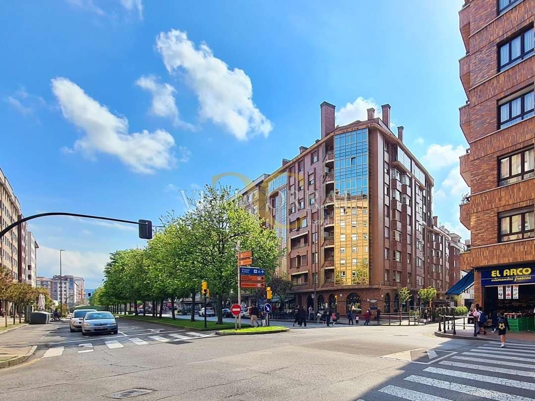 3 makuuhuone Huoneisto myytävänä paikassa Gijon - 380 000 € (Ref: 9572251)