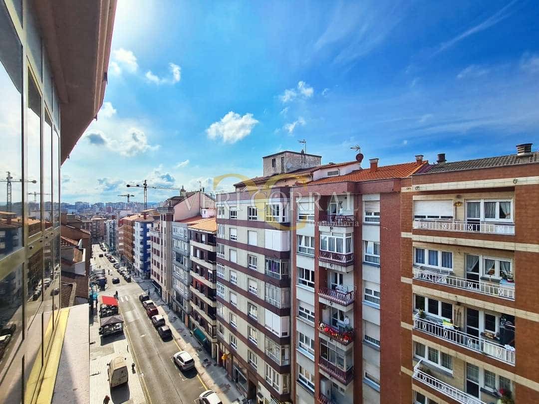 3 makuuhuone Huoneisto myytävänä paikassa Gijon - 380 000 € (Ref: 9572251)