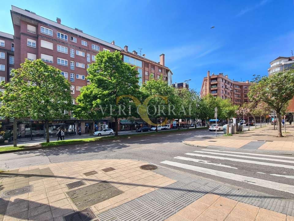 3 makuuhuone Huoneisto myytävänä paikassa Gijon - 380 000 € (Ref: 9572251)