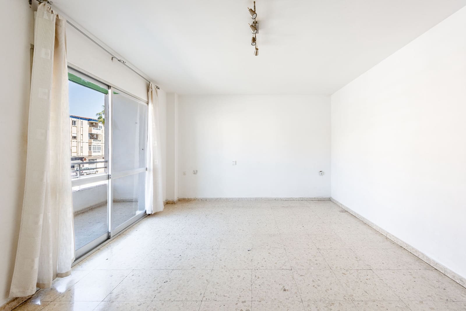 3 Zimmer Wohnung zu verkaufen in Caleta de Velez - 259.900 € (Ref: 10004360)