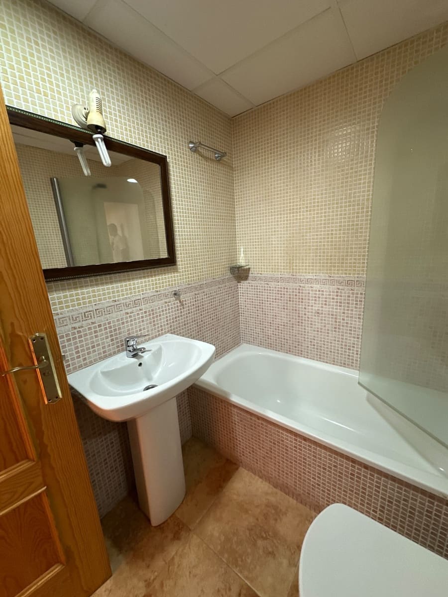 2 soveværelse Lejlighed til salg i Caleta de Velez med garage - € 280.000 (Ref: 10057147)