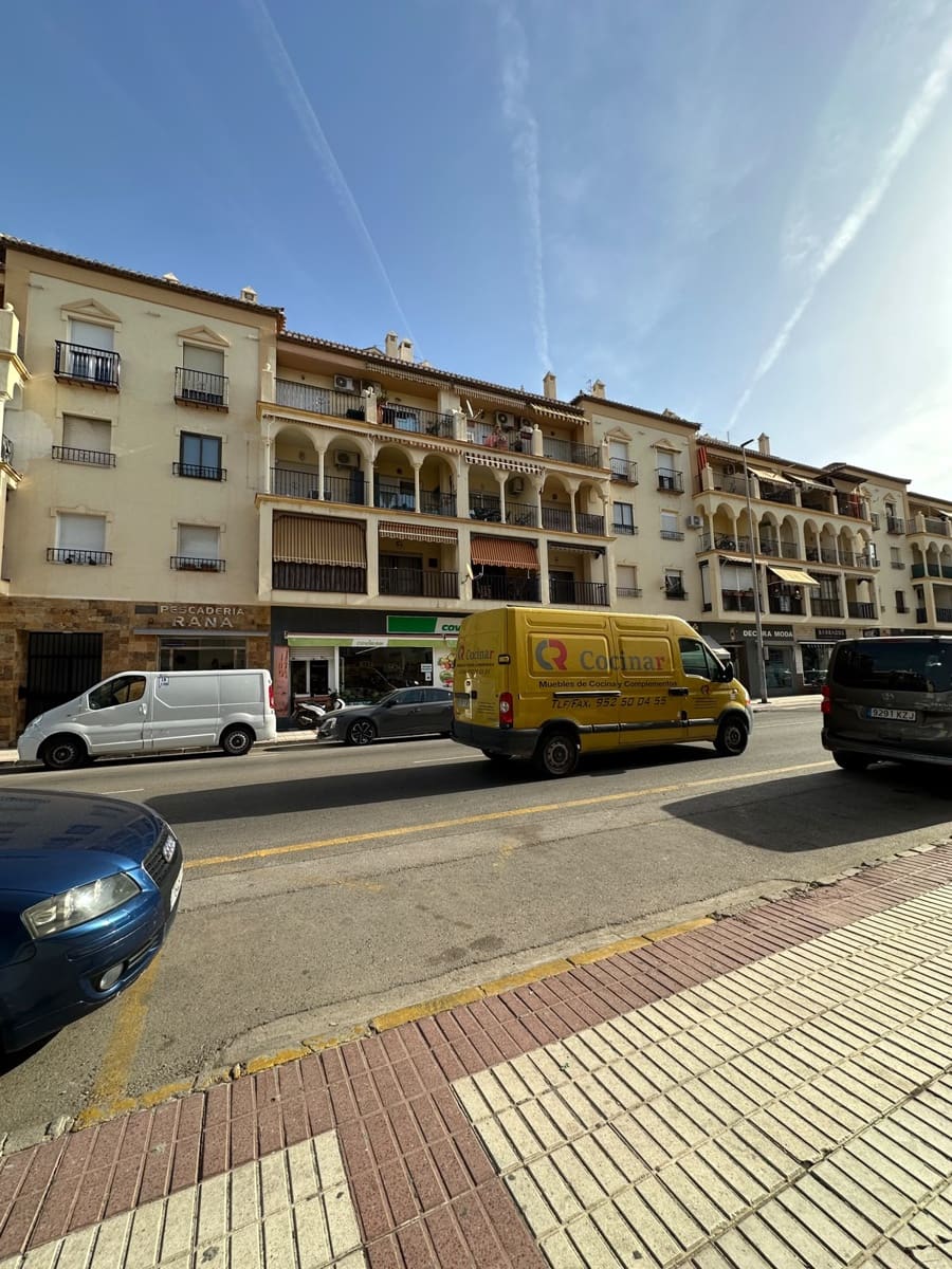 2 soveværelse Lejlighed til salg i Caleta de Velez med garage - € 280.000 (Ref: 10057147)