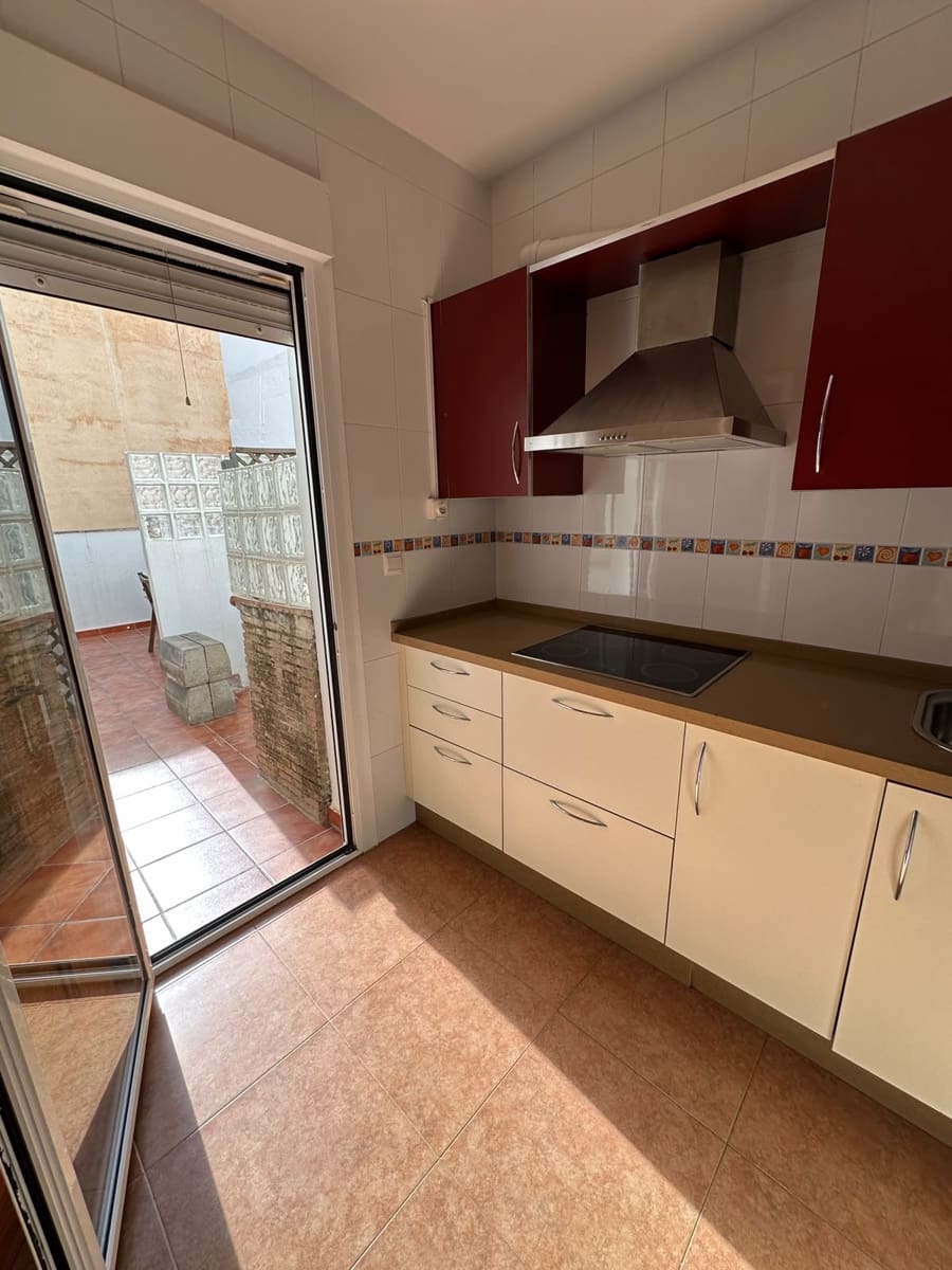2 soveværelse Lejlighed til salg i Caleta de Velez med garage - € 280.000 (Ref: 10057147)