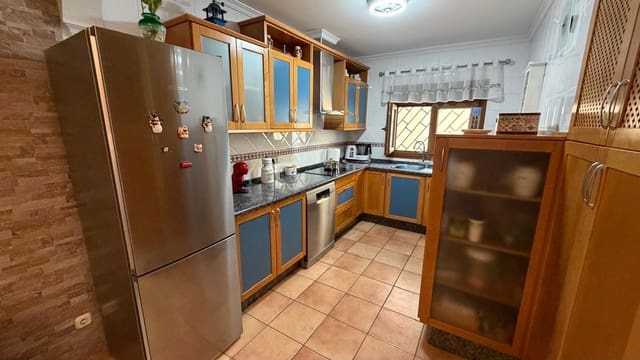 4 makuuhuone Omakotitalo myytävänä paikassa Ciudad Jardín, Málaga kaupunki mukana 
autotalli - 455 000 € (Ref: 10163477)