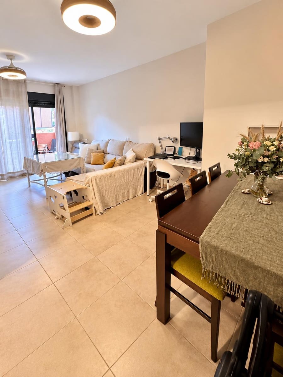 3 sypialnia Apartament na sprzedaż w Torre del Mar z basenem garażem - 429 900 € (Ref: 10180922)