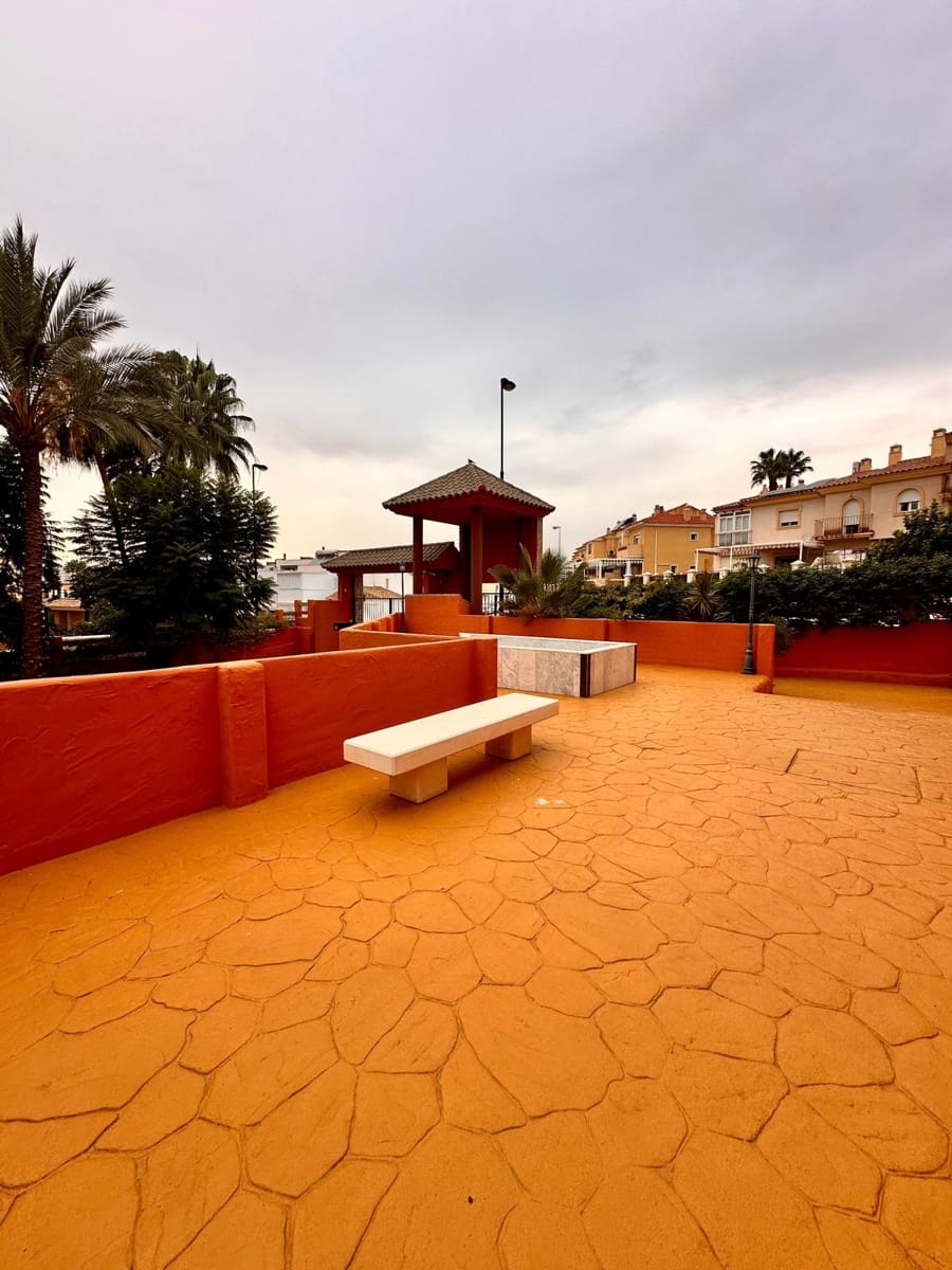 3 sypialnia Apartament na sprzedaż w Torre del Mar z basenem garażem - 429 900 € (Ref: 10180922)