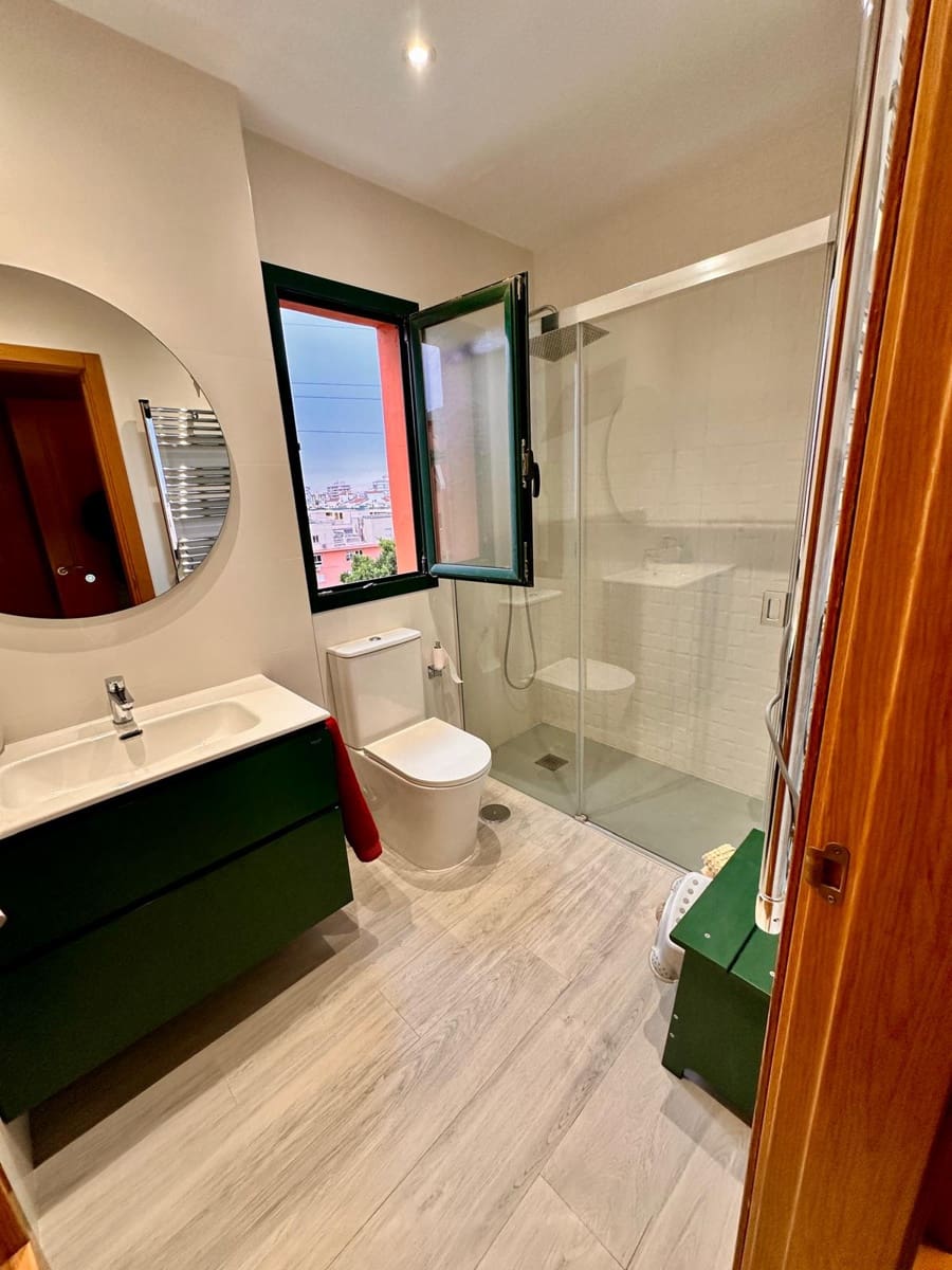 3 sypialnia Apartament na sprzedaż w Torre del Mar z basenem garażem - 429 900 € (Ref: 10180922)