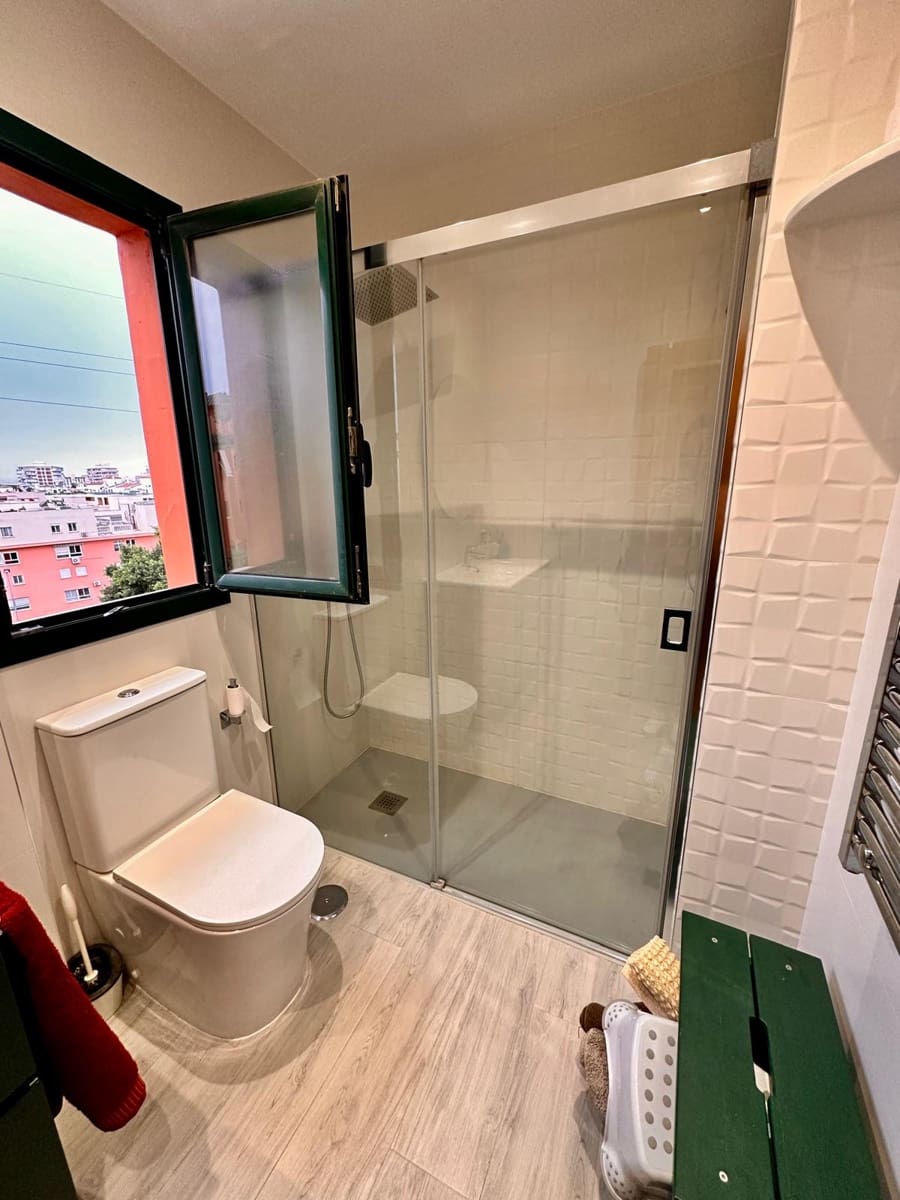 3 sypialnia Apartament na sprzedaż w Torre del Mar z basenem garażem - 429 900 € (Ref: 10180922)