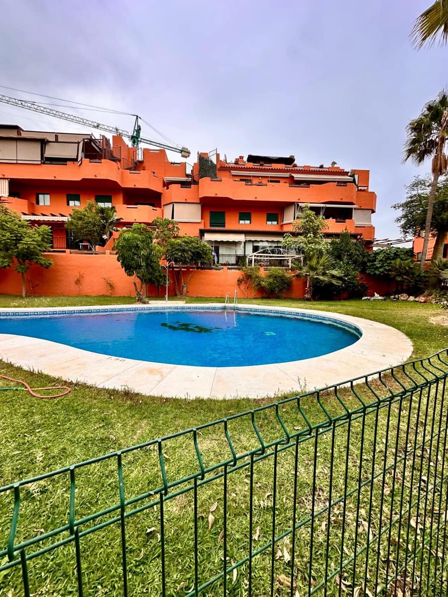3 sypialnia Apartament na sprzedaż w Torre del Mar z basenem garażem - 429 900 € (Ref: 10180922)