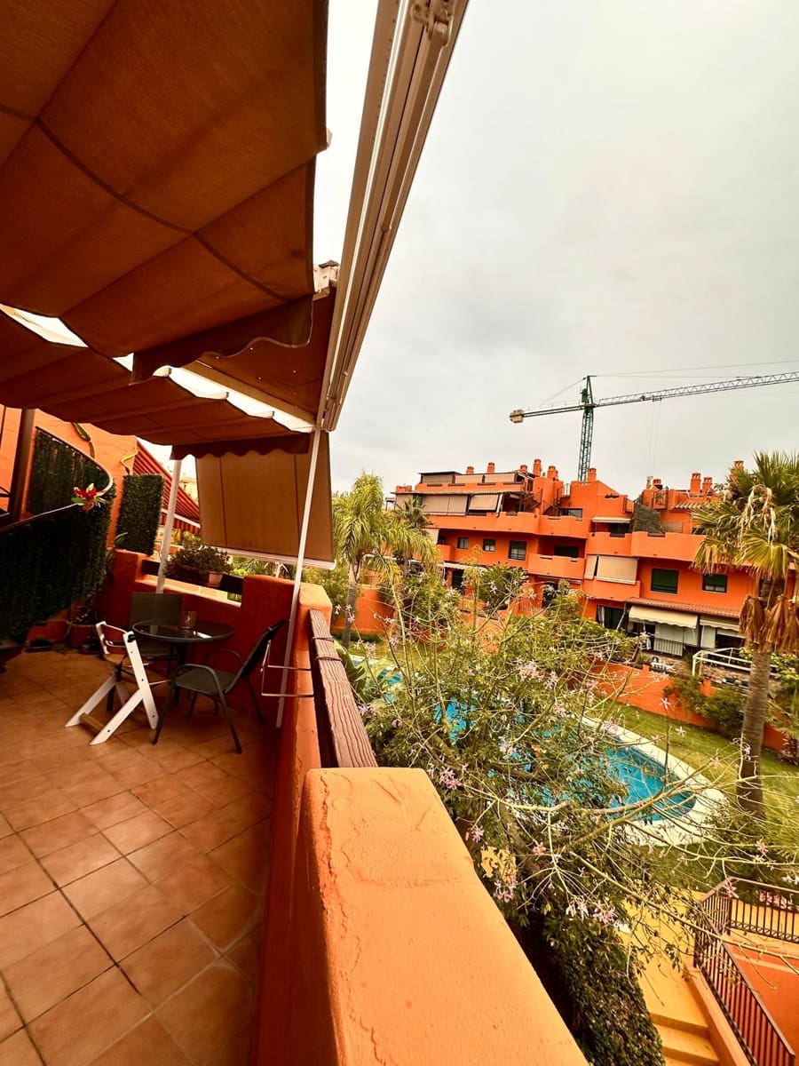 3 sypialnia Apartament na sprzedaż w Torre del Mar z basenem garażem - 429 900 € (Ref: 10180922)