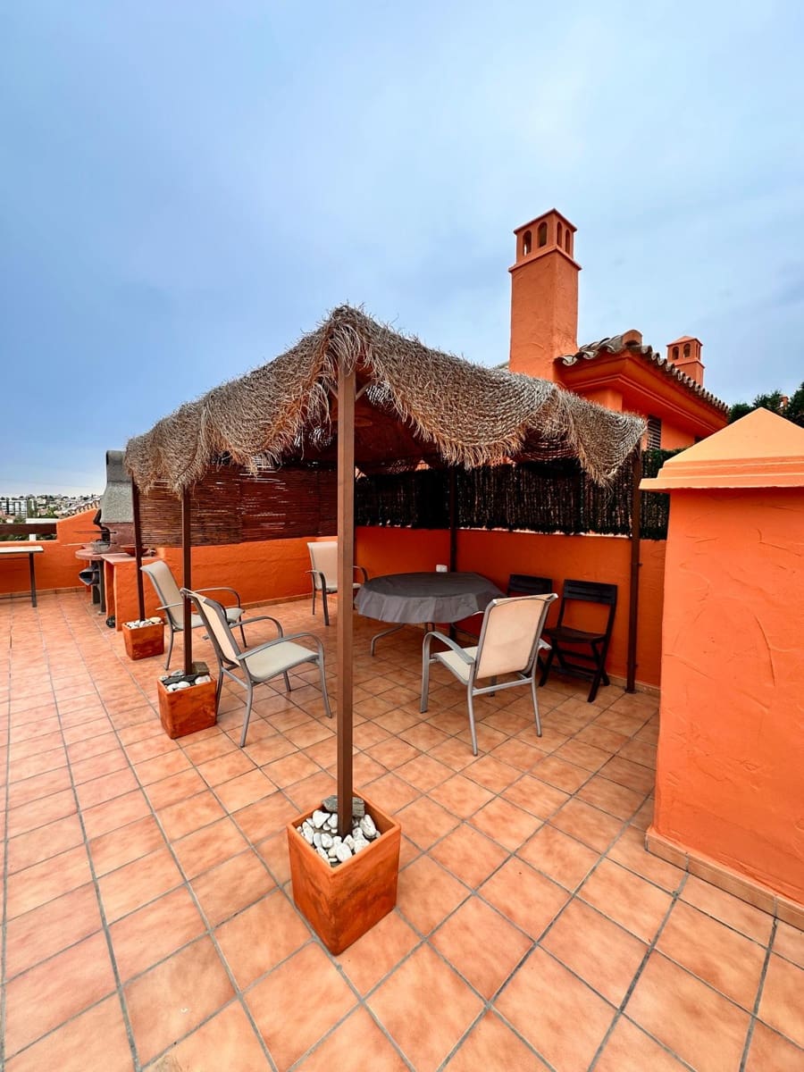 3 sypialnia Apartament na sprzedaż w Torre del Mar z basenem garażem - 429 900 € (Ref: 10180922)