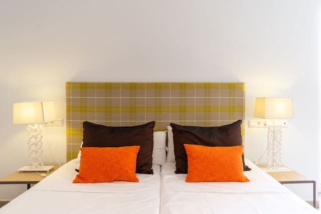 3 slaapkamer Appartement te huur in Ensanche Centro, Málaga stad - € 2.600 (Ref: 6592416)