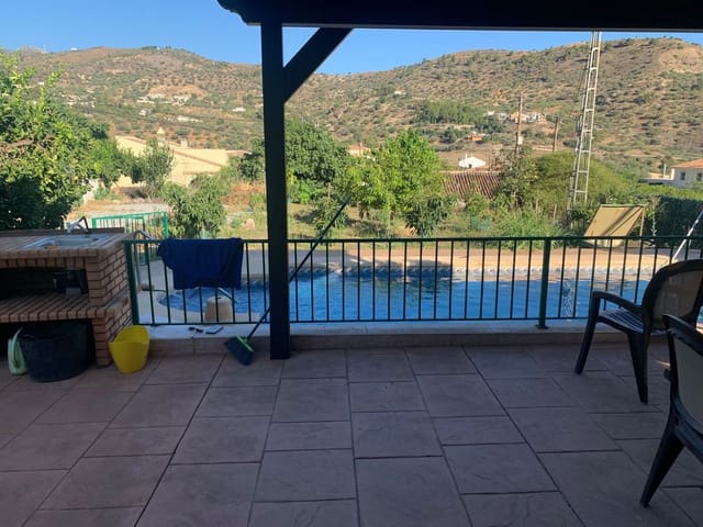 3 sovrum Villa till salu i Alcaucín - 279 000 € (Ref: 7716541)