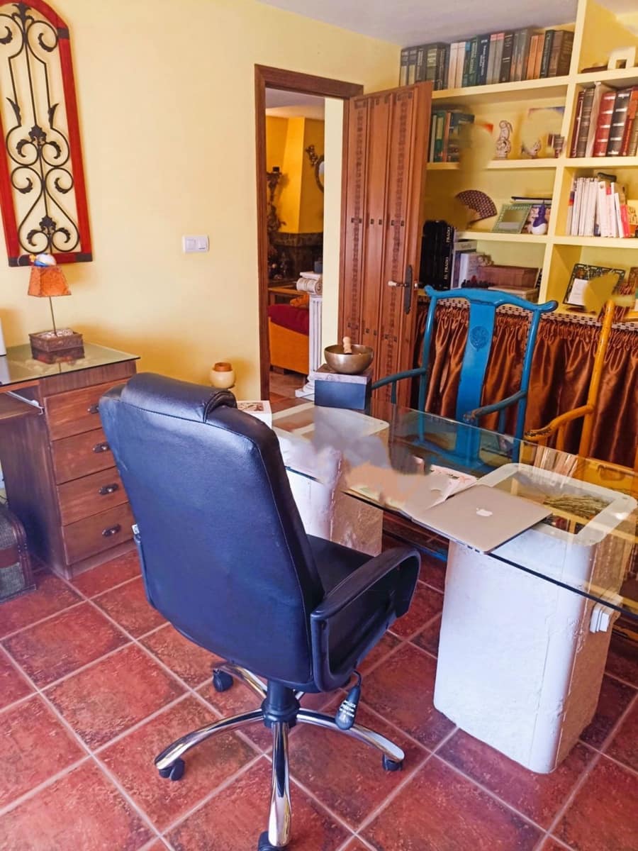 9 soveværelse Villa til salg i Malaga by med swimmingpool garage - € 980.000 (Ref: 7736023)