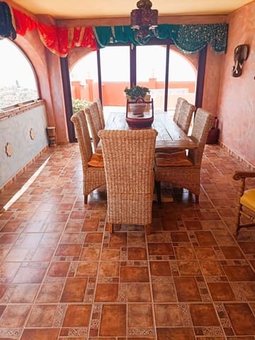 Chalet de 9 habitaciones en Málaga ciudad en venta con piscina garaje - 980.000 € (Ref: 7736023)