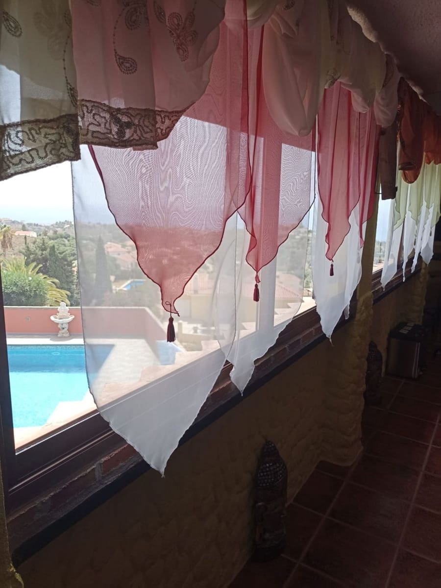 9 soveværelse Villa til salg i Malaga by med swimmingpool garage - € 980.000 (Ref: 7736023)