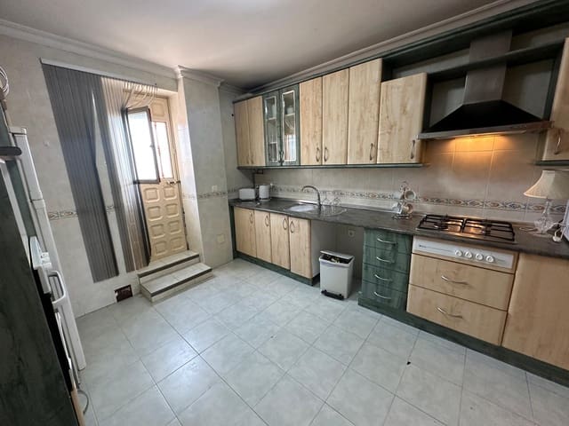 4 slaapkamer Villa te koop in Almayate, Vélez-Málaga - € 350.000 (Ref: 8531194)