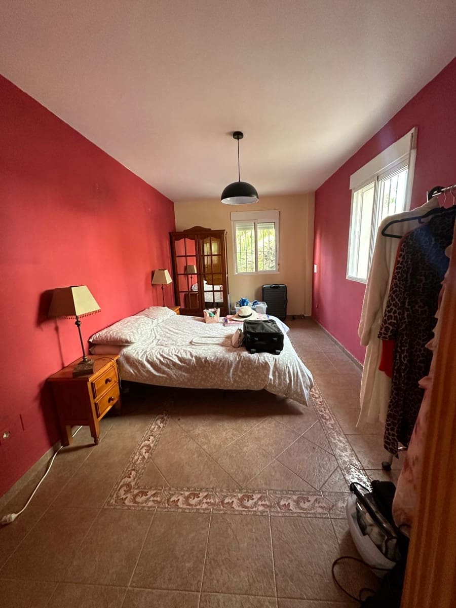 4 soveværelse Villa til salg i Almayate - € 350.000 (Ref: 8531194)