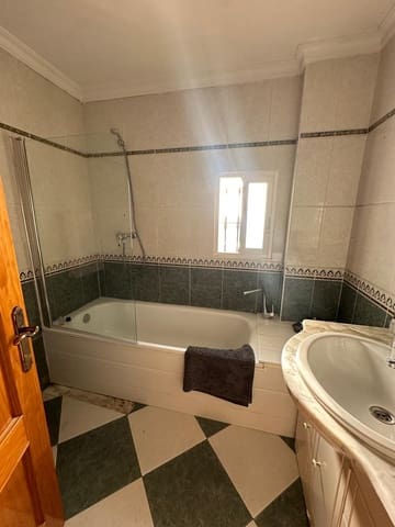 4 slaapkamer Villa te koop in Almayate, Vélez-Málaga - € 350.000 (Ref: 8531194)