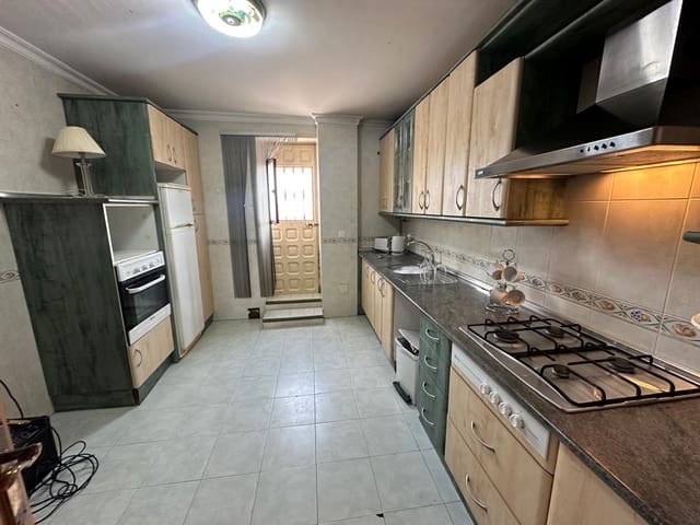 4 slaapkamer Villa te koop in Almayate, Vélez-Málaga - € 350.000 (Ref: 8531194)