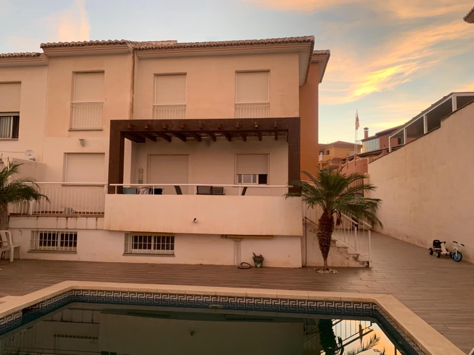 3 sypialnia Willa na sprzedaż w Torrox-Costa z basenem garażem - 369 000 € (Ref: 8546100)