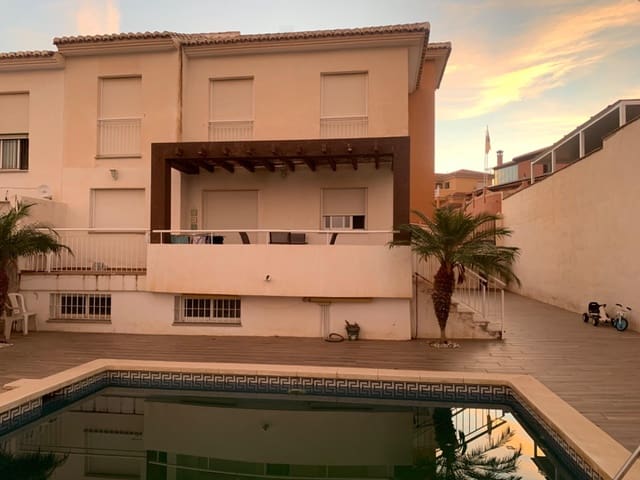 3 sypialnia Willa na sprzedaż w Torrox-Costa, Torrox z basenem garażem - 369 000 € (Ref: 8546100)