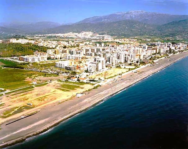 Piso de 3 habitaciones en Torre del Mar, Vélez-Málaga en venta - 528.000 € (Ref: 8575330)