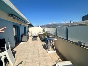 Ático de 2 habitaciones en Torre del Mar, Vélez-Málaga en venta con piscina garaje - 350.000 € (Ref: 9678136)