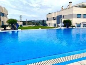 Ático de 2 habitaciones en Torre del Mar, Vélez-Málaga en venta con piscina garaje - 350.000 € (Ref: 9678136)