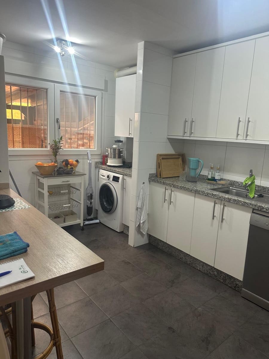 Adosado de 3 habitaciones en Caleta de Vélez en venta con piscina - 430.000 € (Ref: 9735960)