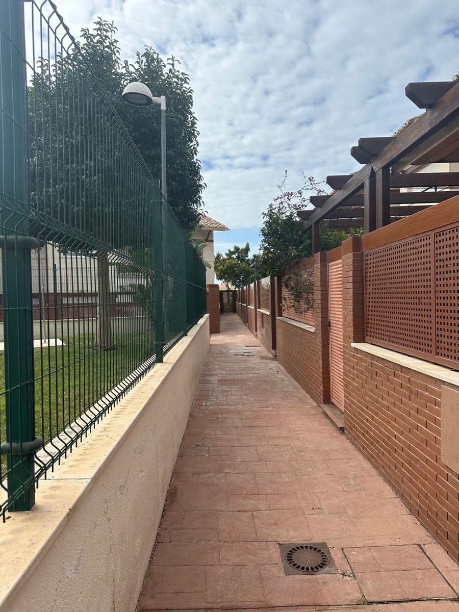 Adosado de 3 habitaciones en Caleta de Vélez en venta con piscina - 430.000 € (Ref: 9735960)