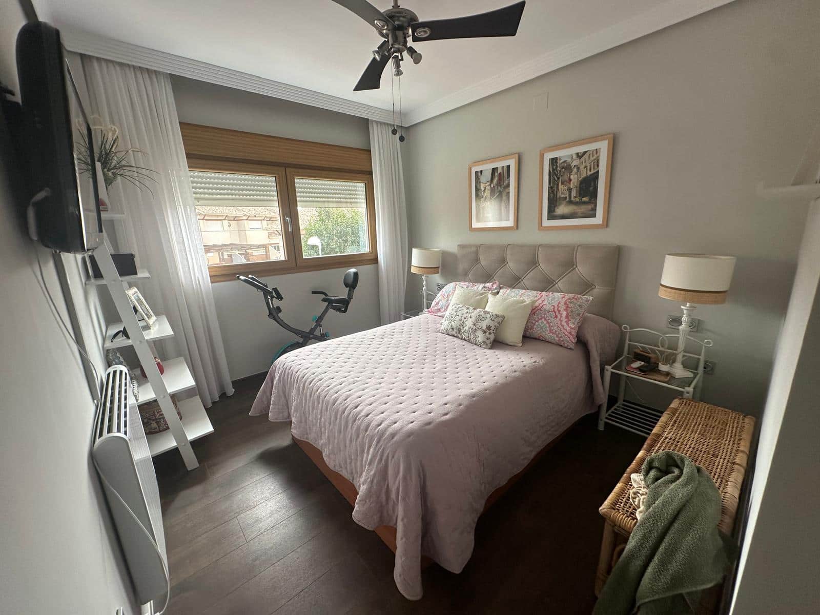 Adosado de 3 habitaciones en Caleta de Vélez en venta con piscina - 430.000 € (Ref: 9735960)