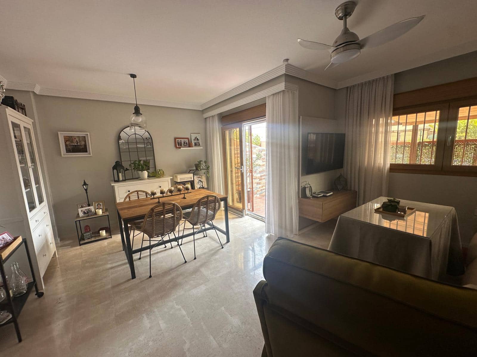 Adosado de 3 habitaciones en Caleta de Vélez en venta con piscina - 430.000 € (Ref: 9735960)