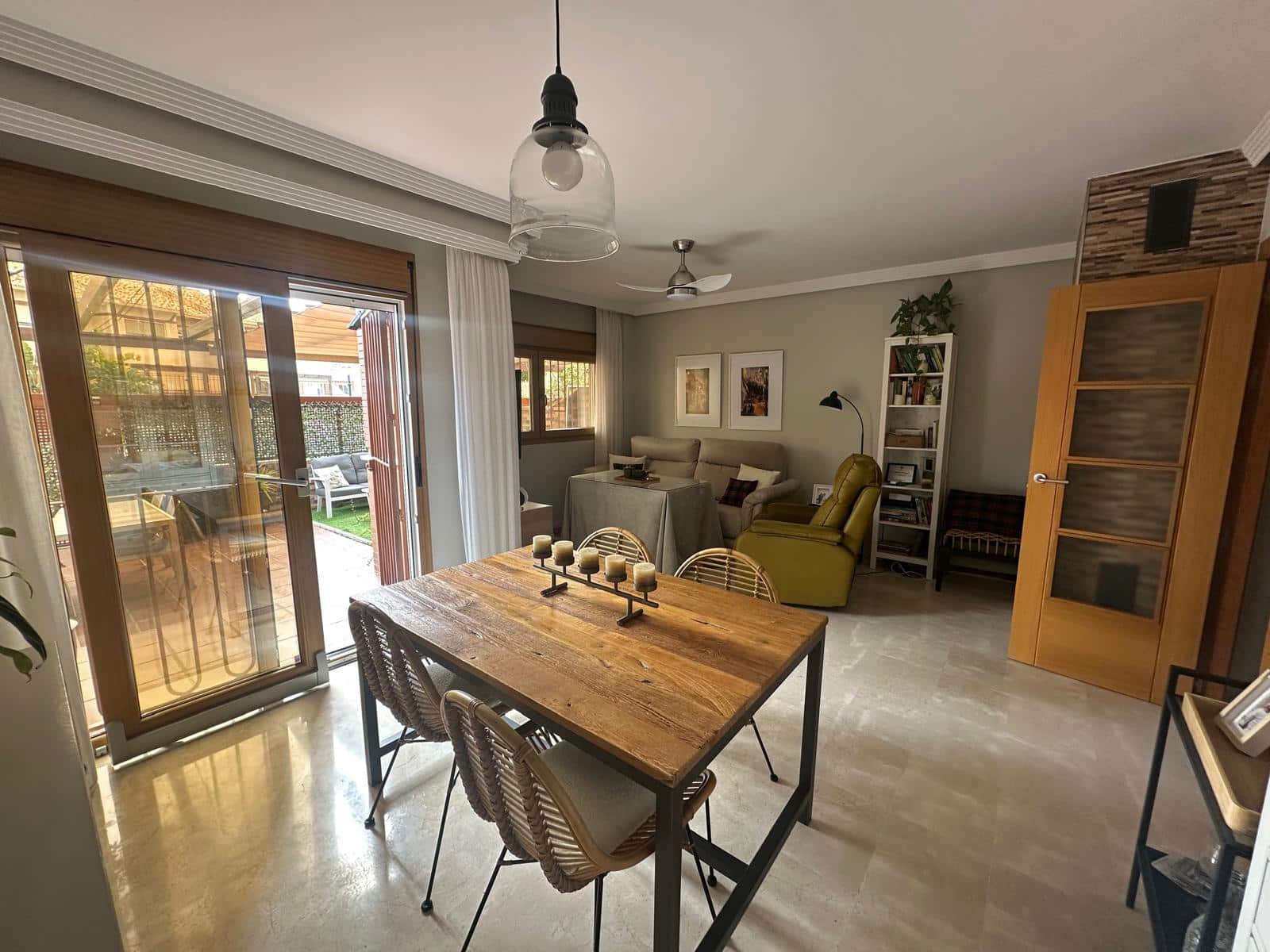 Adosado de 3 habitaciones en Caleta de Vélez en venta con piscina - 430.000 € (Ref: 9735960)