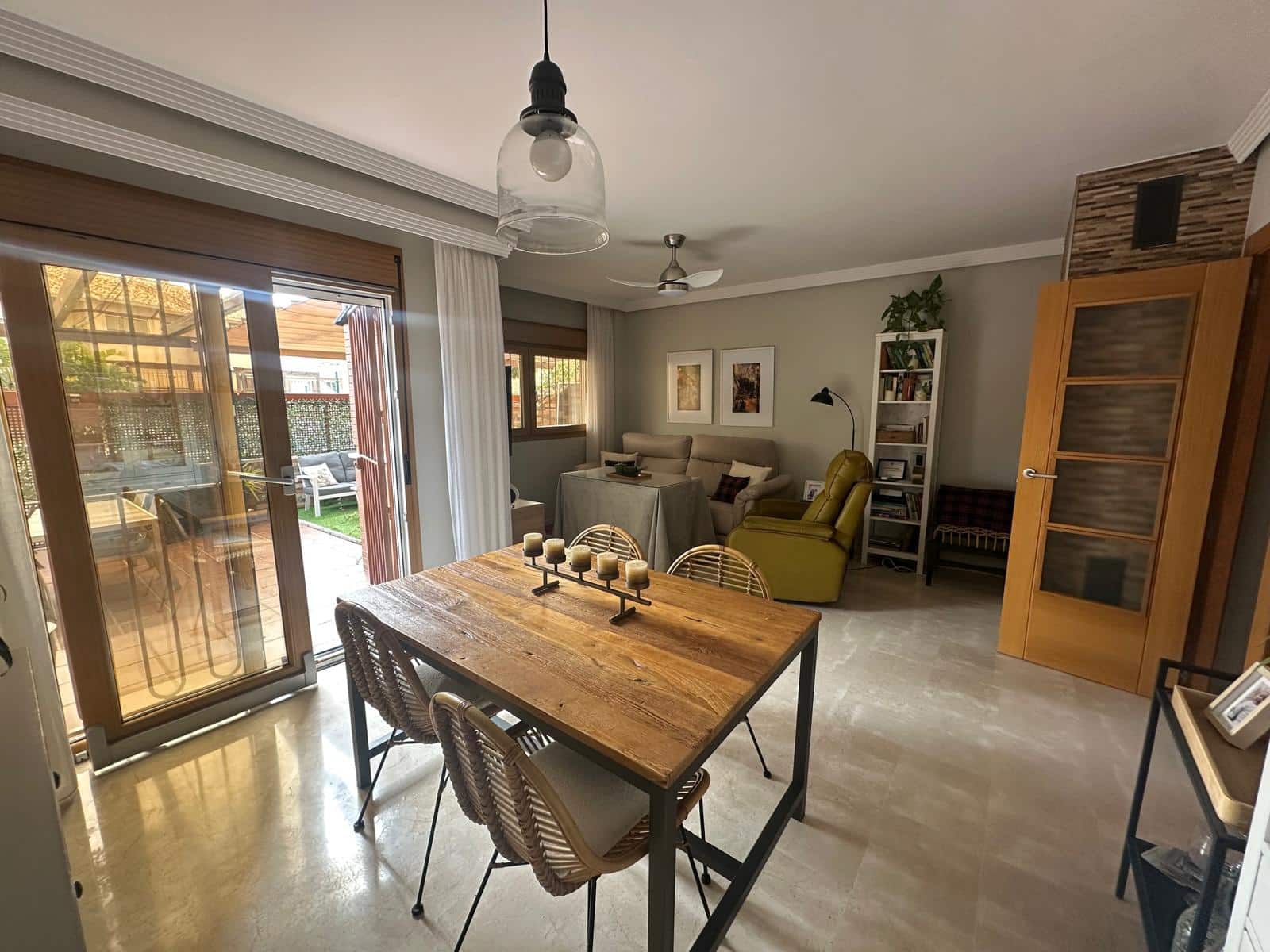 Adosado de 3 habitaciones en Caleta de Vélez en venta con piscina - 430.000 € (Ref: 9735960)