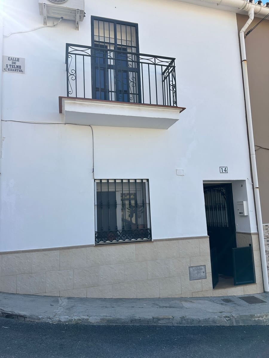 Townhouse for sale in Velez-Malaga - € 308,500 (Ref: 9784363)
