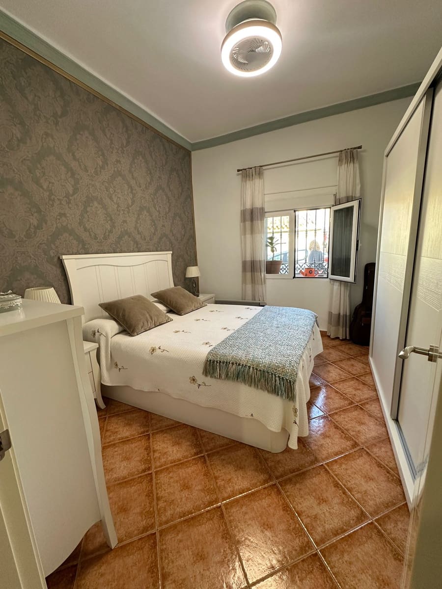 Townhouse for sale in Velez-Malaga - € 308,500 (Ref: 9784363)