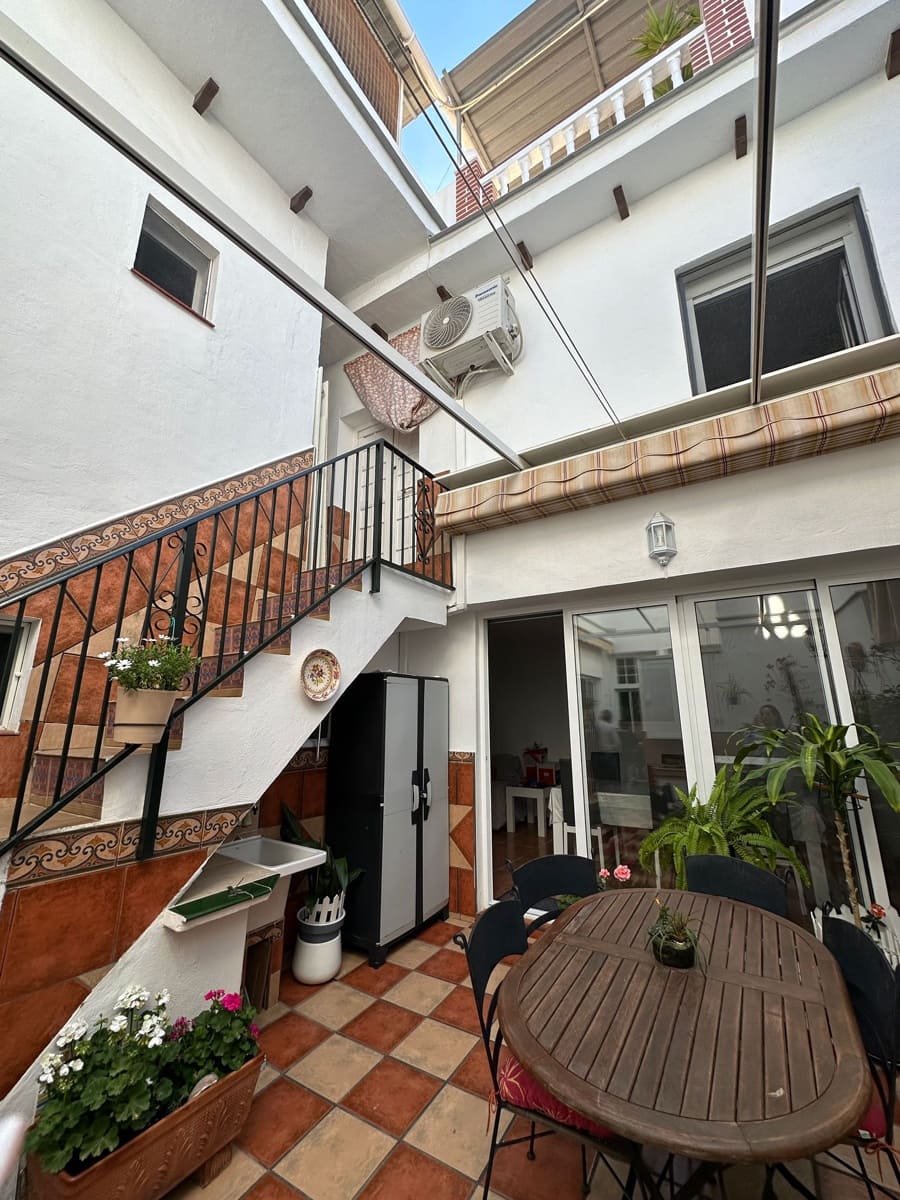 Townhouse for sale in Velez-Malaga - € 308,500 (Ref: 9784363)
