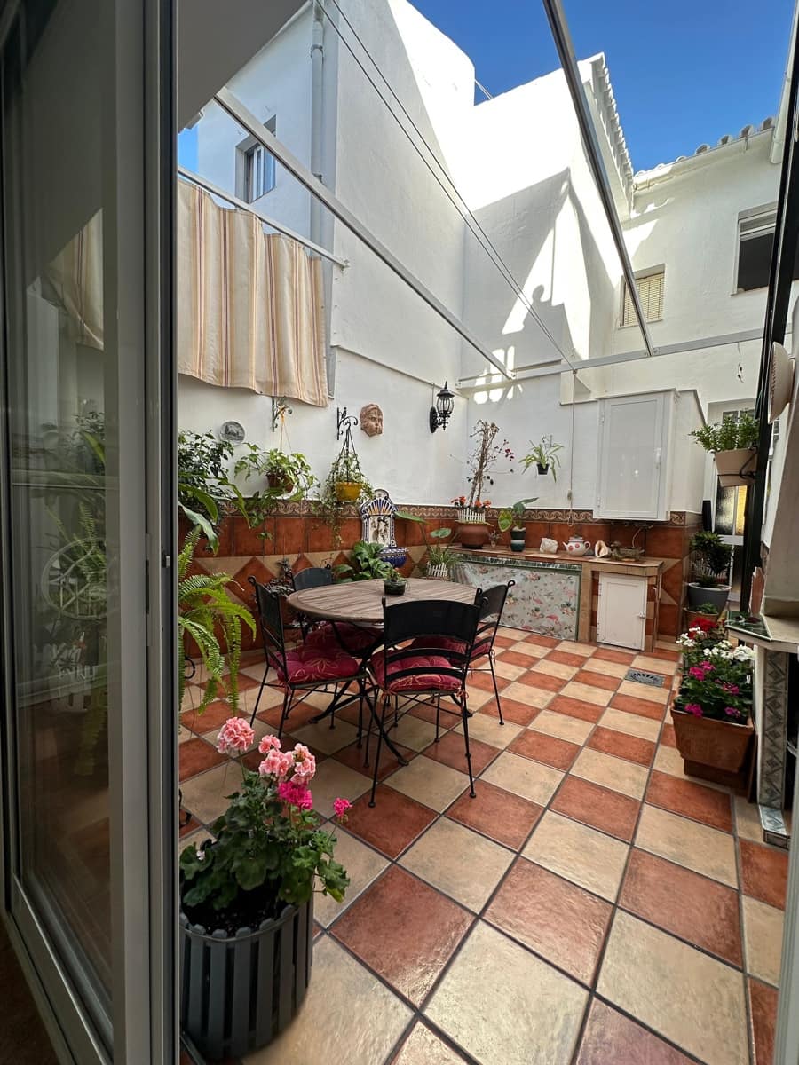 Townhouse for sale in Velez-Malaga - € 308,500 (Ref: 9784363)